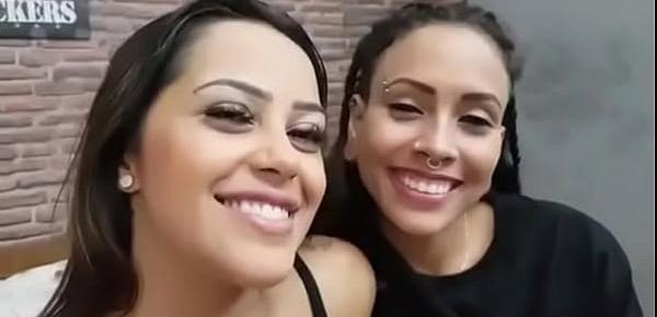  HOT LATINAS LESBIAN KISSING MASTER